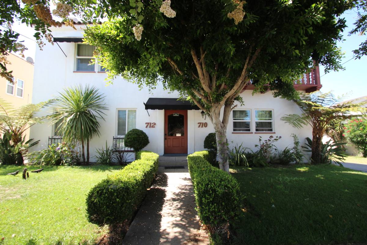 Apartment for rent at 710 - 712 E Chevy Chase Dr, Glendale, CA 91205