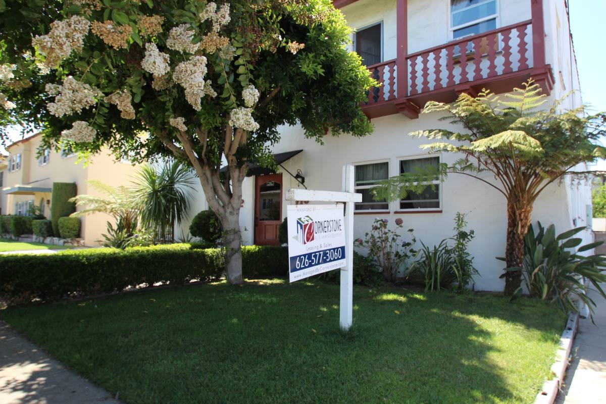 Apartment for rent at 710 - 712 E Chevy Chase Dr, Glendale, CA 91205