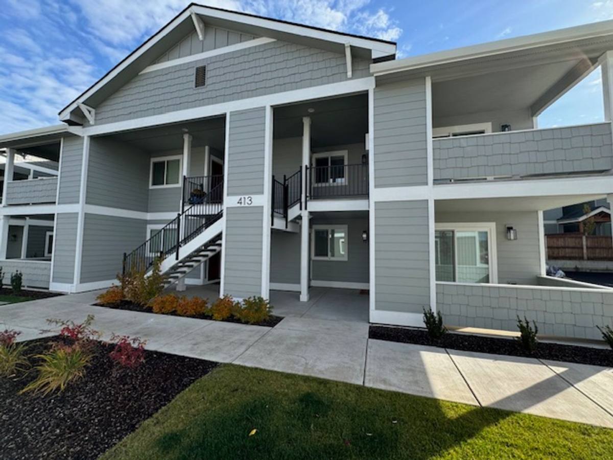 Apartment for rent at 405-415 E Rapp Rd, Talent, OR 97540