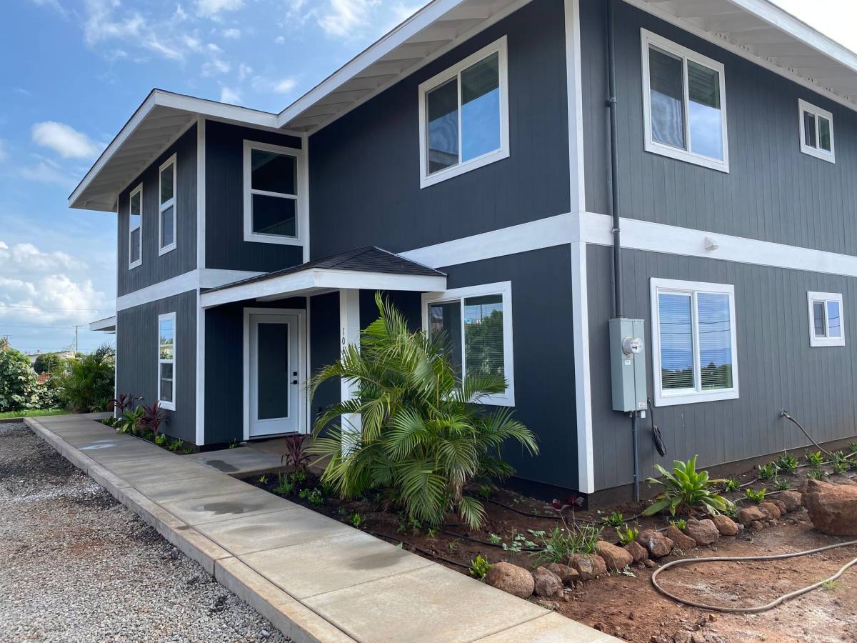 Apartment for rent at 104-106-108 Wahikuli Rd, Lahaina, HI 96761