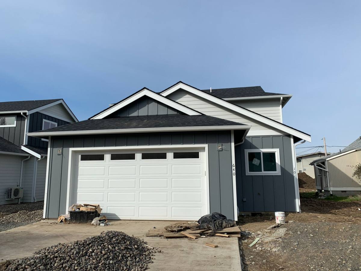 Apartment for rent at 668 E St, Blaine, WA 98230