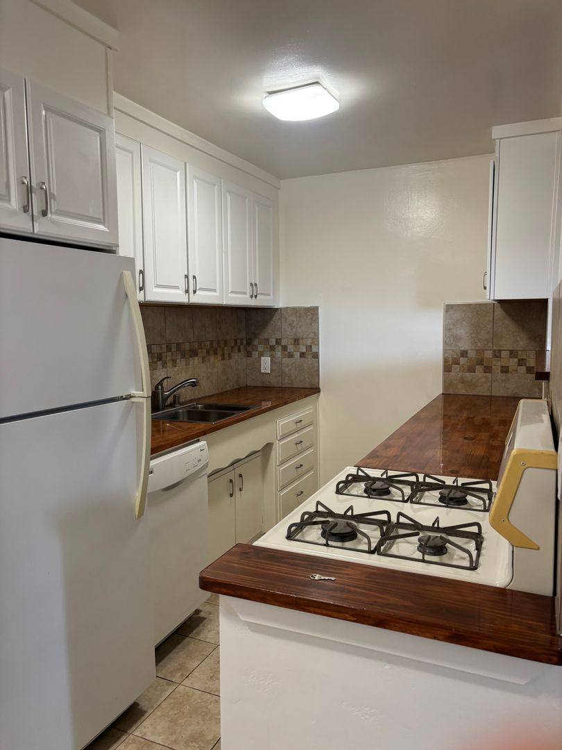 Apartment for rent at 4009 33rd St, San Diego, CA 92104