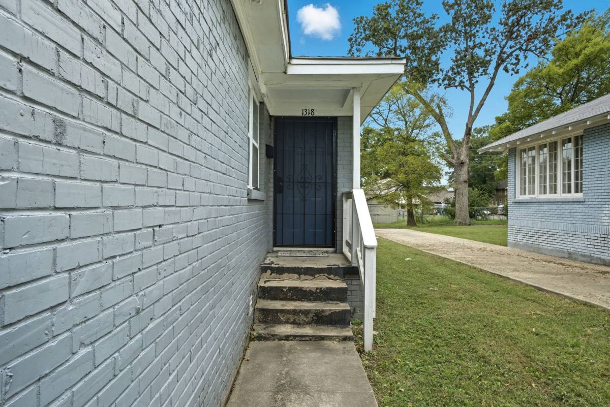 Apartment for rent at 1318-1320 S Summit St, Little Rock, AR 72202