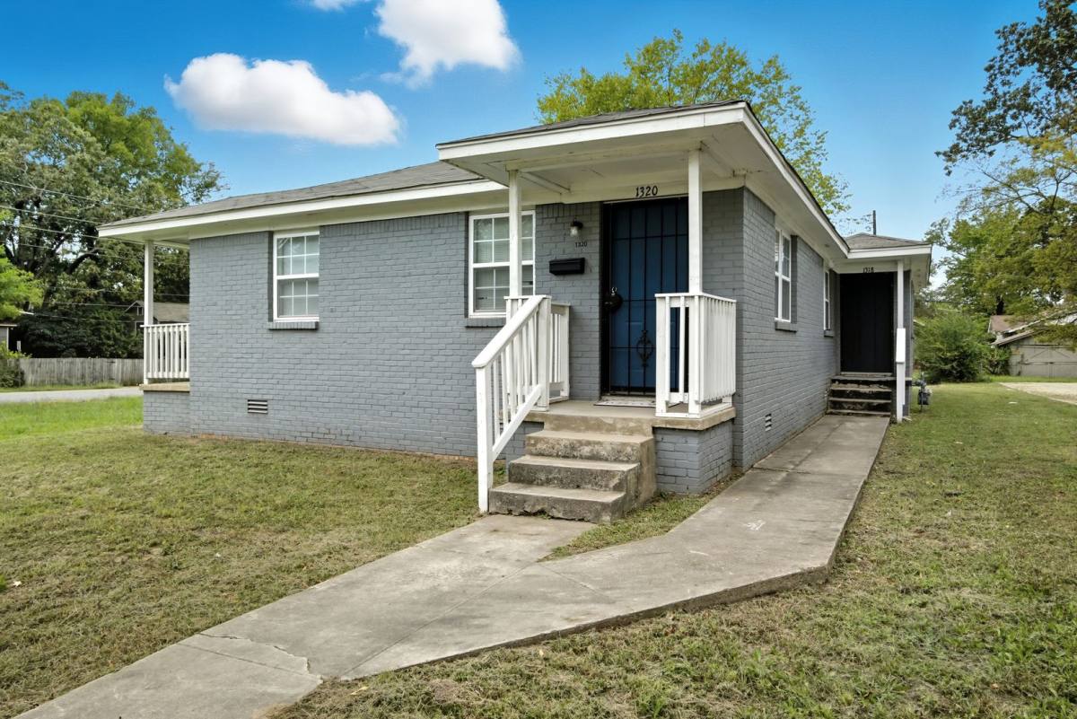 Apartment for rent at 1318-1320 S Summit St, Little Rock, AR 72202