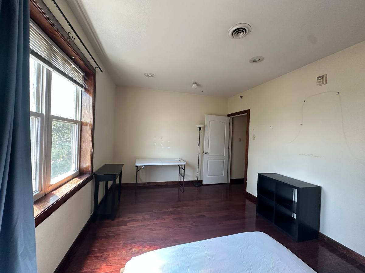 Apartment for rent at 1824 W Diamond St, Philadelphia, PA 19121