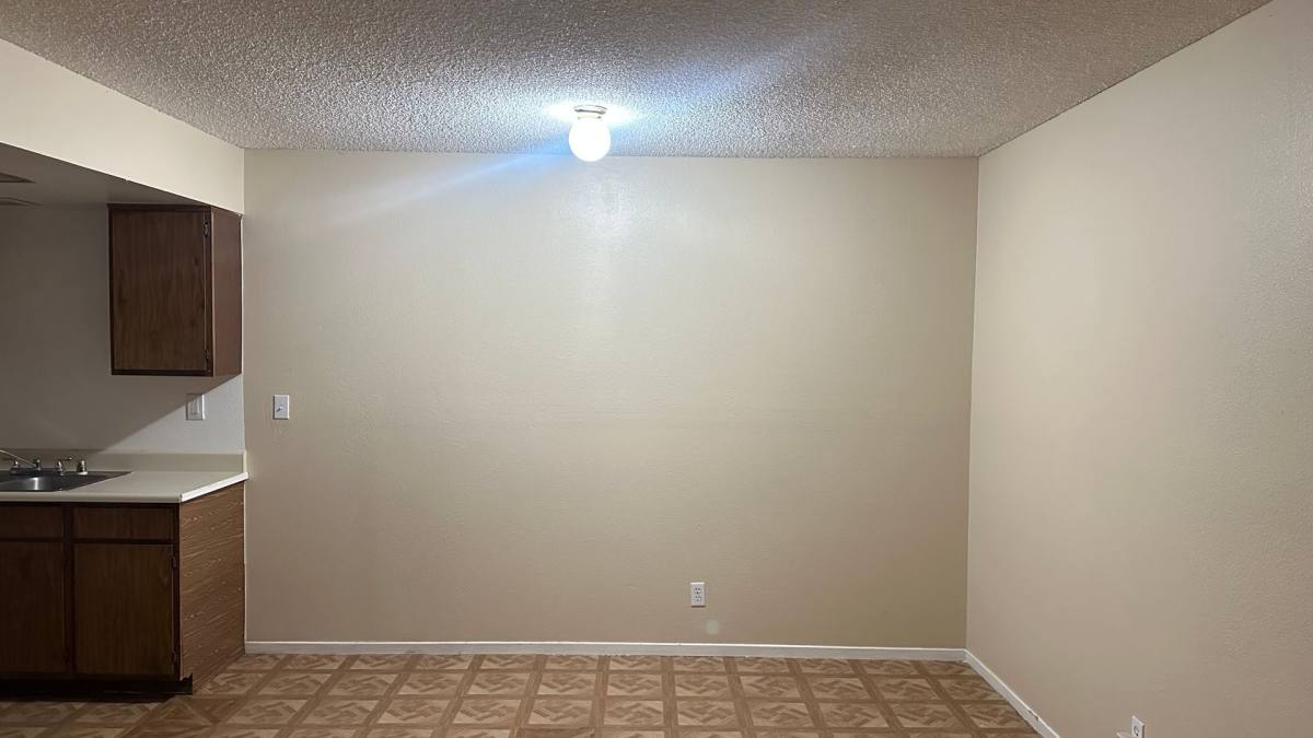 Apartment for rent at 425 N Lamb Blvd, Las Vegas, NV 89110