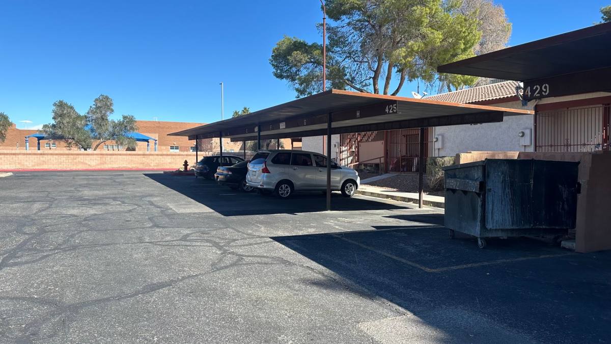 Apartment for rent at 425 N Lamb Blvd, Las Vegas, NV 89110