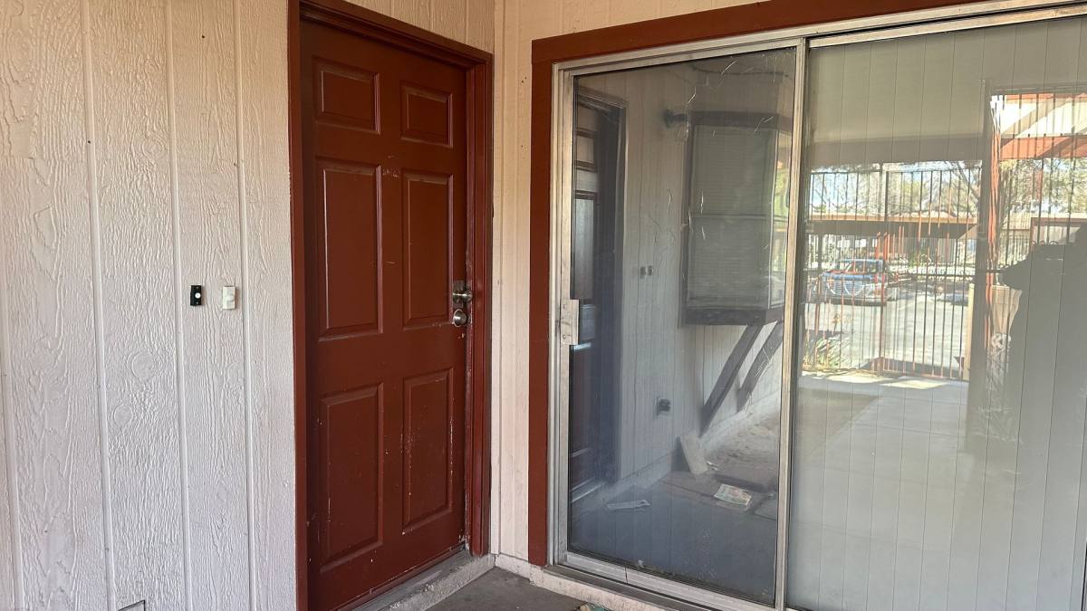Apartment for rent at 425 N Lamb Blvd, Las Vegas, NV 89110