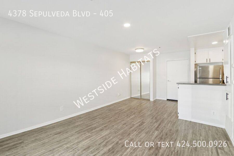 Apartment for rent at 4378 Sepulveda Blvd #205, Sherman Oaks, CA 91403