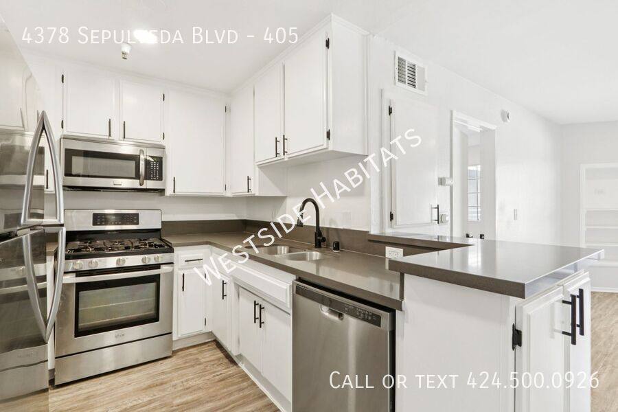 Apartment for rent at 4378 Sepulveda Blvd #205, Sherman Oaks, CA 91403
