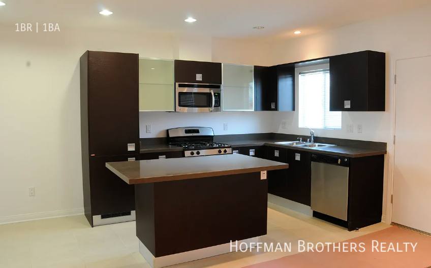 Apartment for rent at 9100 Whitworth Dr, Los Angeles, CA 90035
