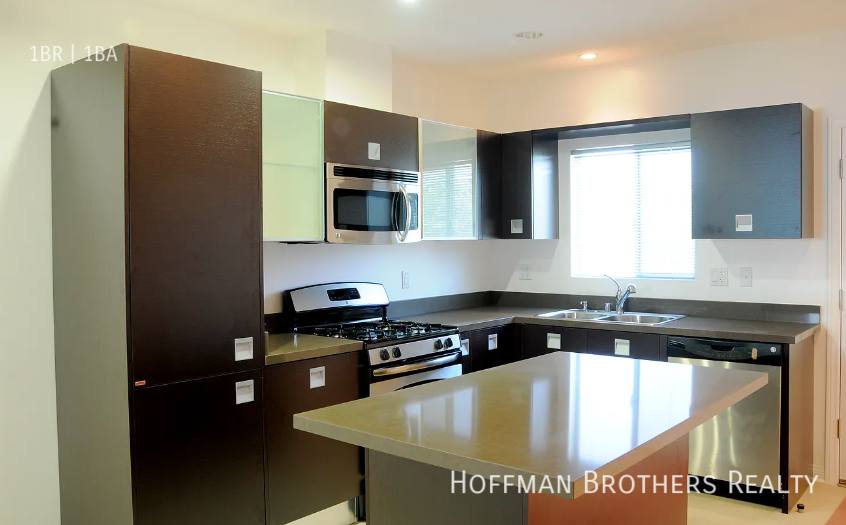 Apartment for rent at 9100 Whitworth Dr, Los Angeles, CA 90035