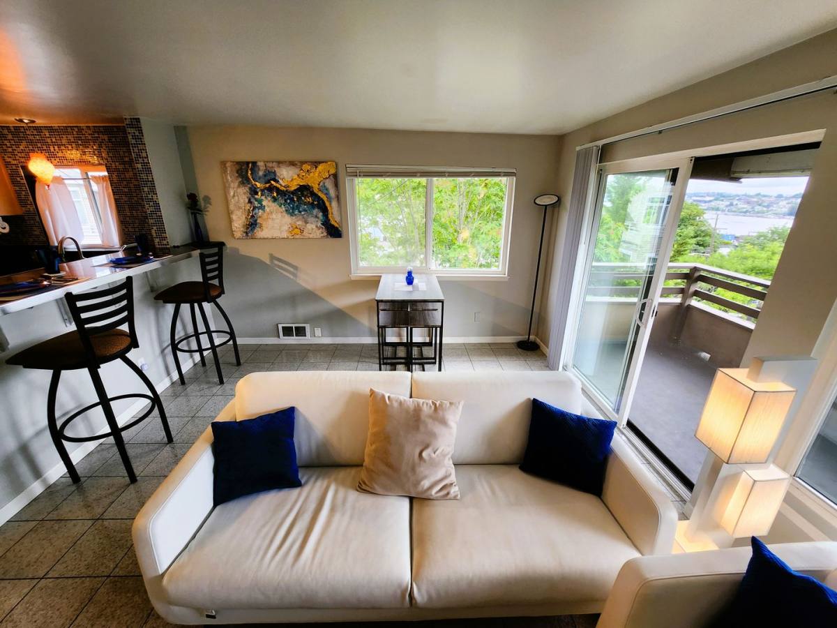 Condo for rent at 612 Prospect St #REGENCY Condominium, Seattle, WA 98109