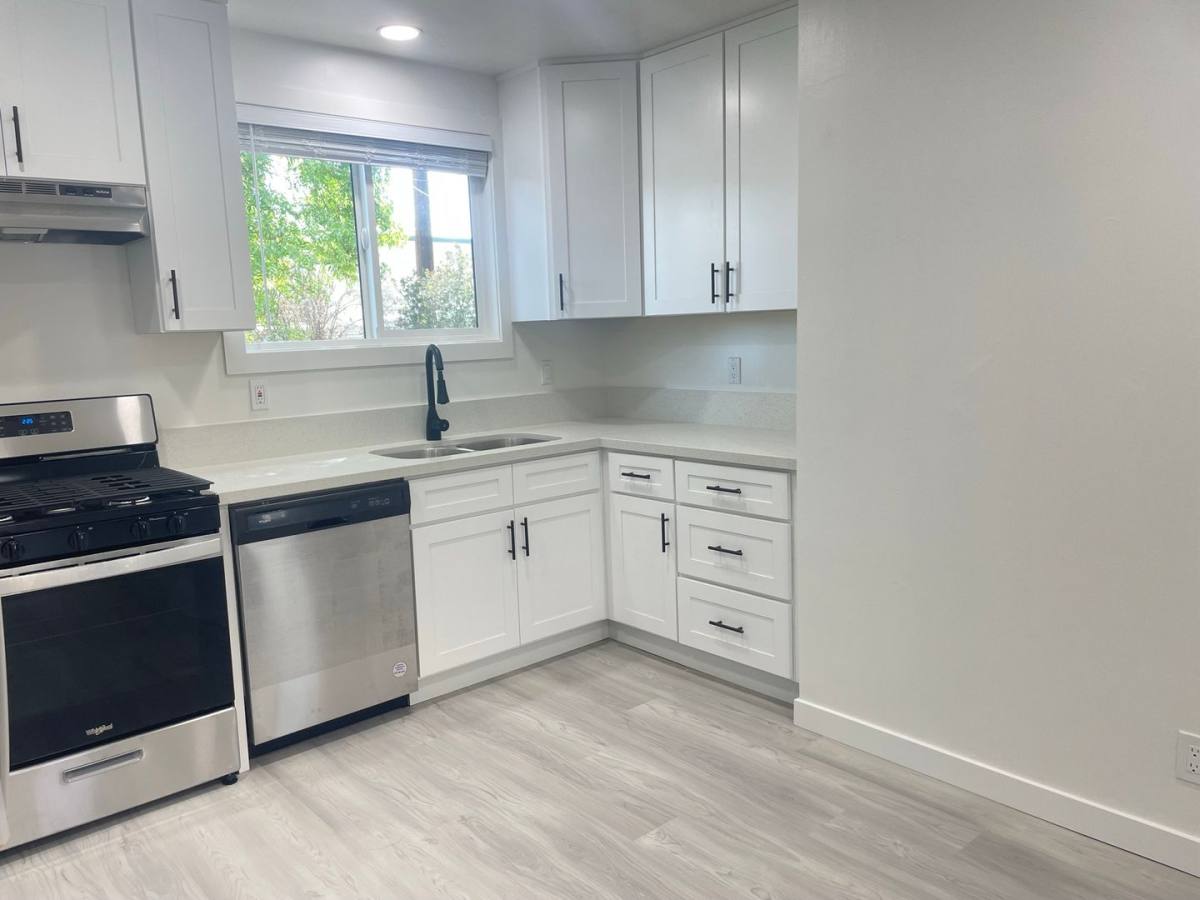 Apartment for rent at 4594 Gardena Dr, Riverside, CA 92506