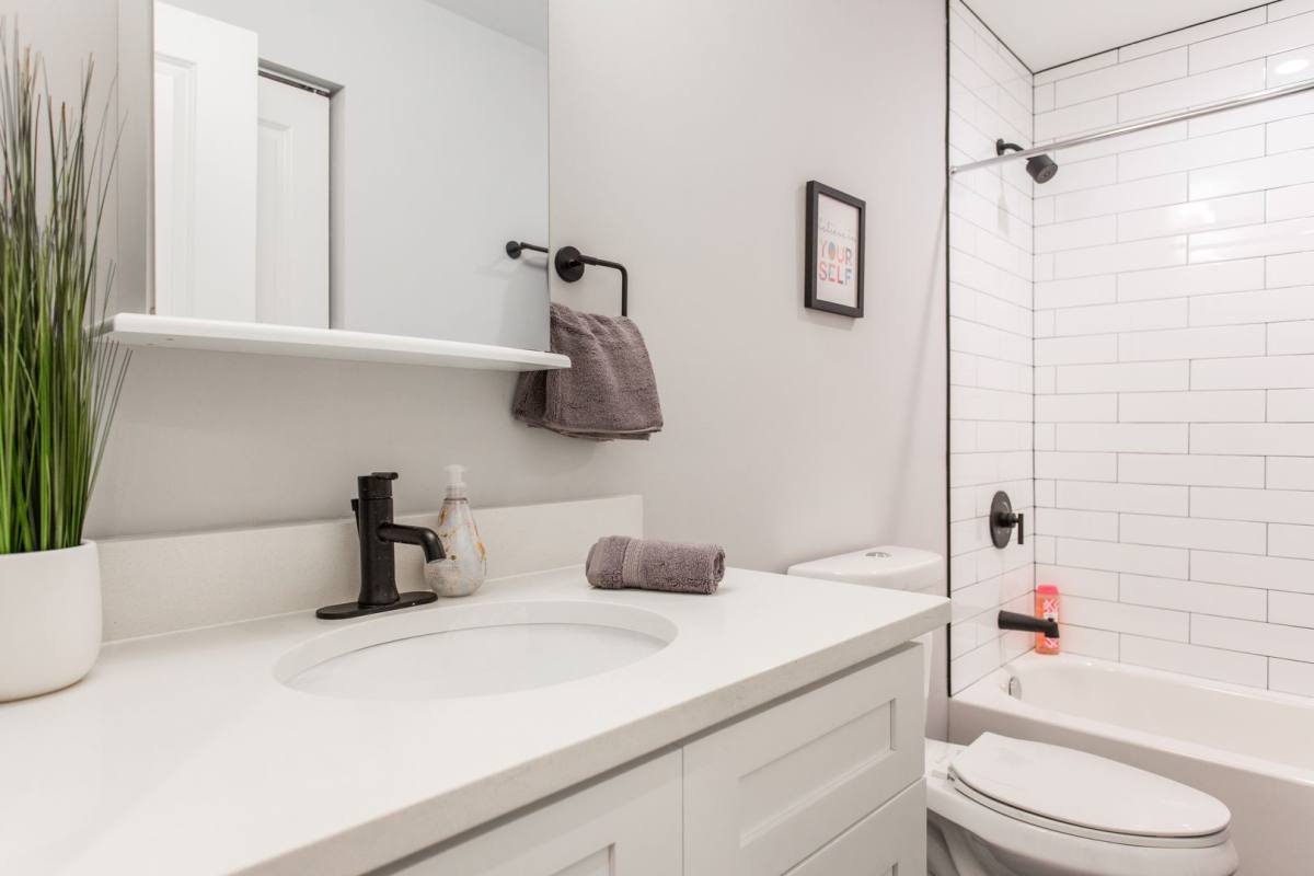 Apartment for rent at 3264 N Clark, Chicago, IL 60657
