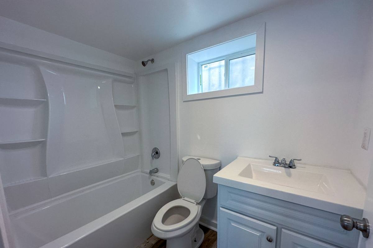 Apartment for rent at 1210 E 68th St, Los Angeles, CA 90001