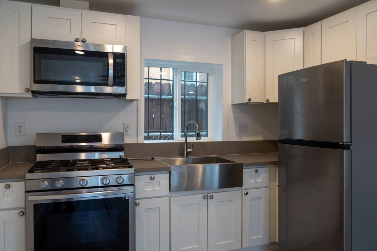 Apartment for rent at 1210 E 68th St, Los Angeles, CA 90001