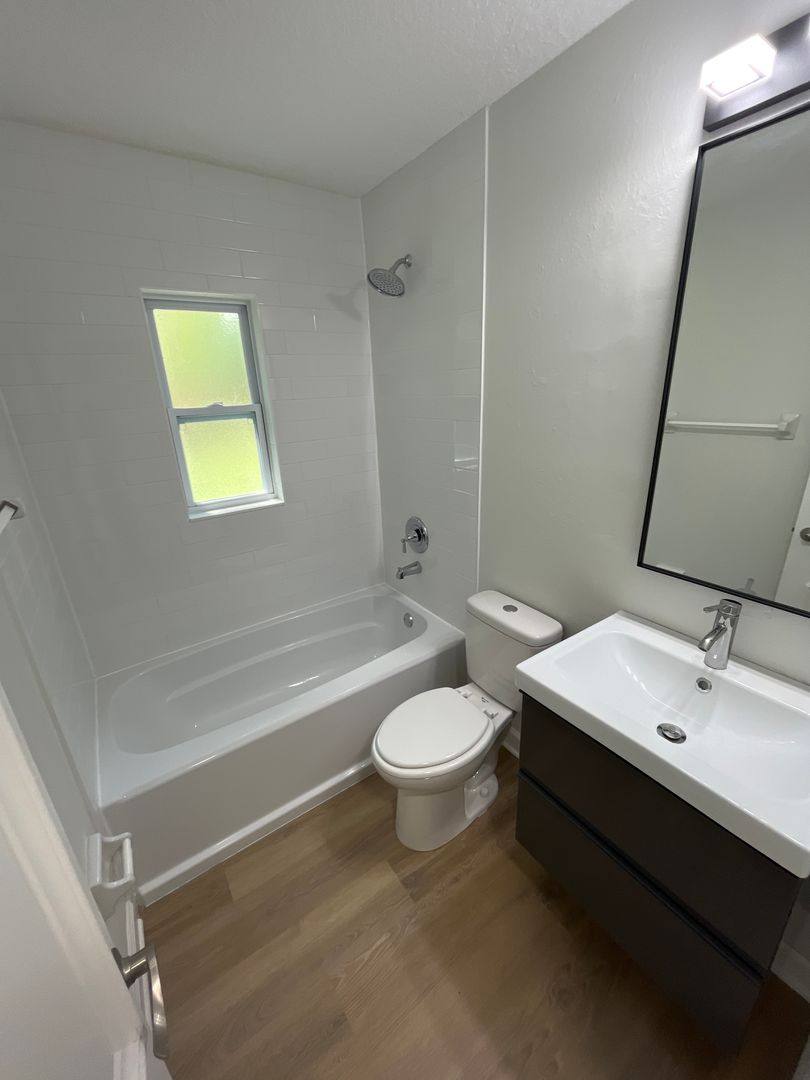 Townhouse for rent at 126-132 E Harding St, Orlando, FL 32806