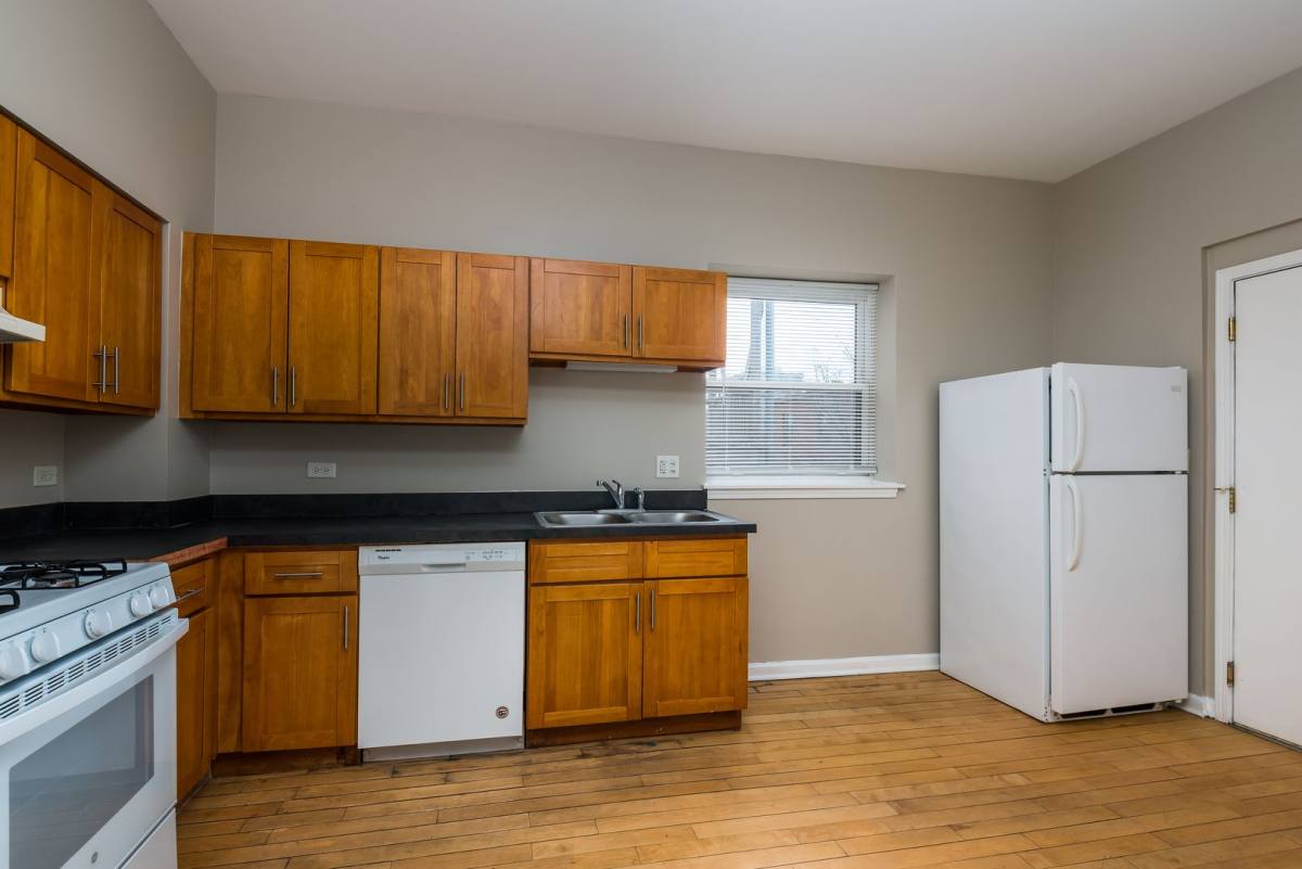 Apartment for rent at 6034 S Prairie Ave, Chicago, IL 60637