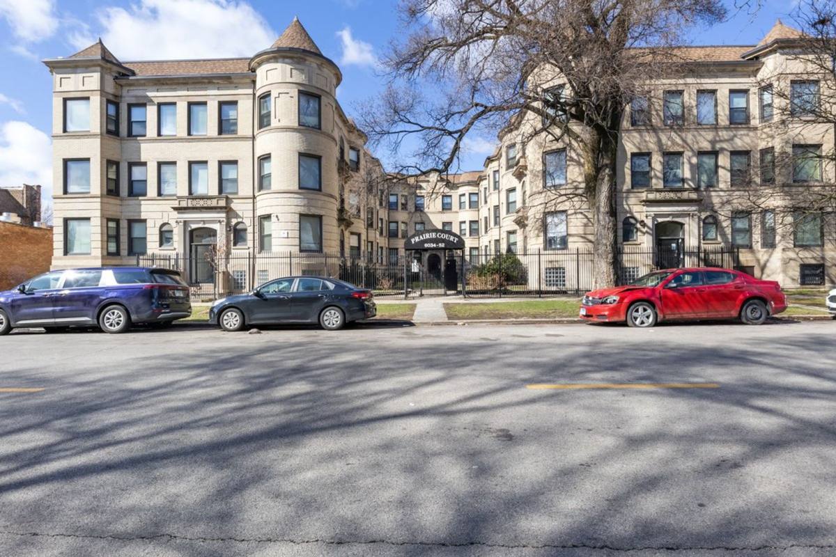 Apartment for rent at 6034 S Prairie Ave, Chicago, IL 60637