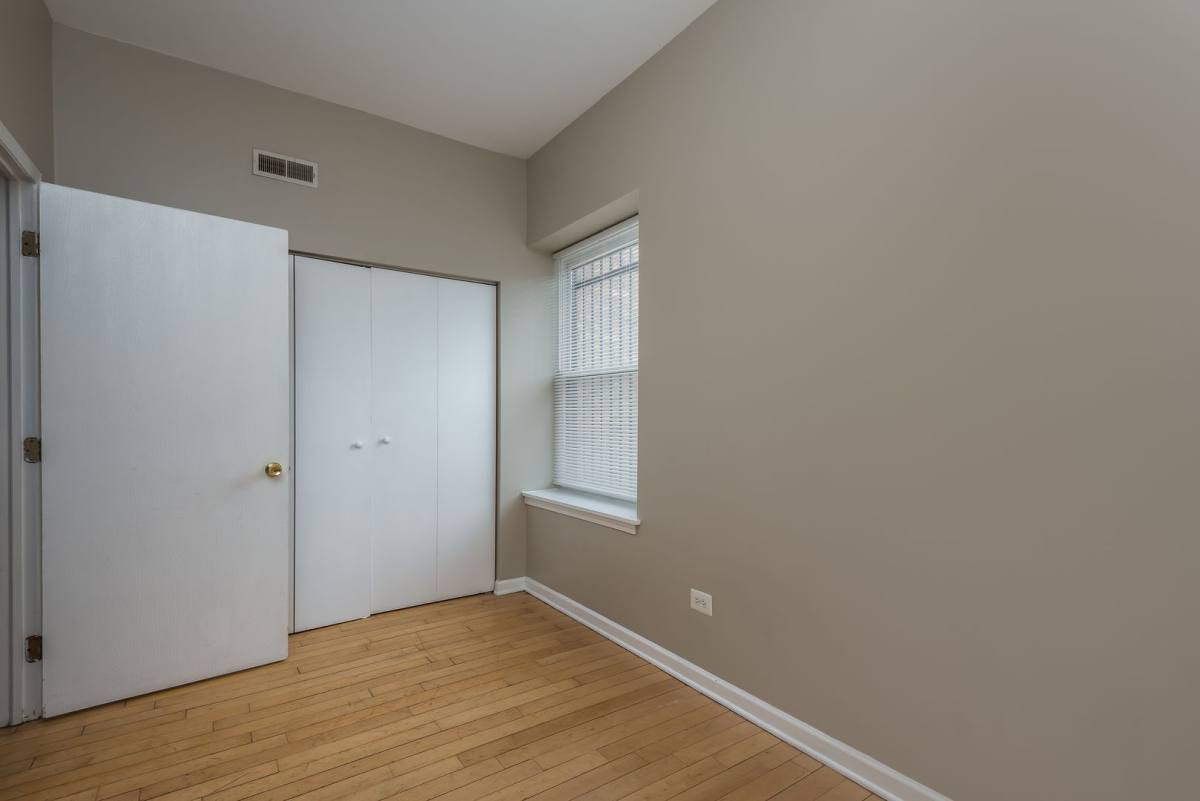 Apartment for rent at 6034 S Prairie Ave, Chicago, IL 60637