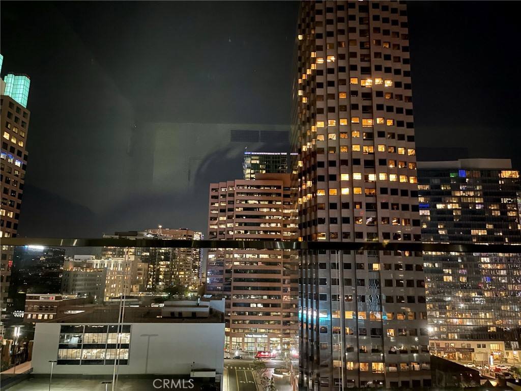 Condo for rent at 877 Francisco St #1123, Los Angeles, CA 90017