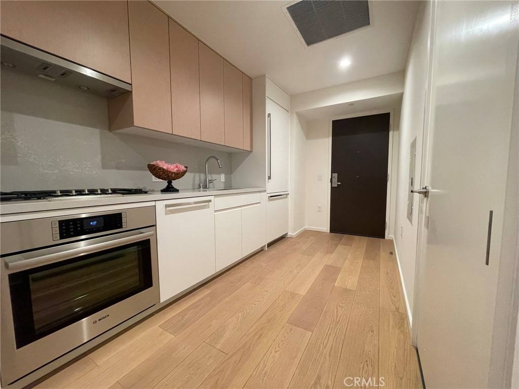 Condo for rent at 877 Francisco St #1123, Los Angeles, CA 90017