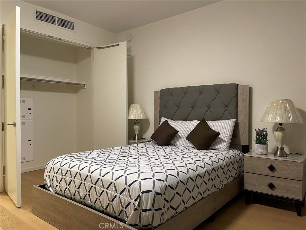 Condo for rent at 877 Francisco St #1123, Los Angeles, CA 90017