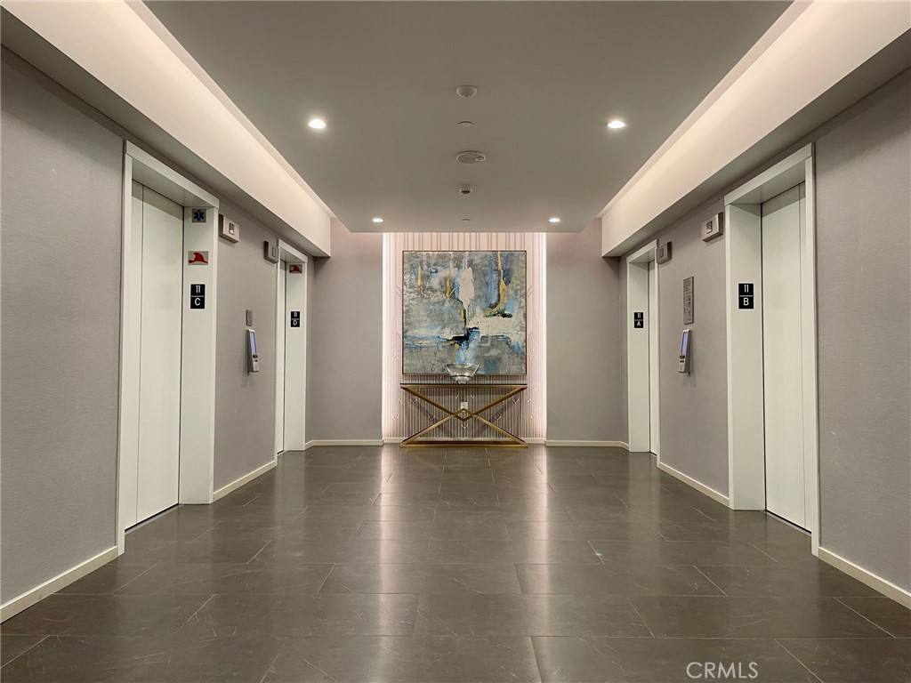 Condo for rent at 877 Francisco St #1123, Los Angeles, CA 90017