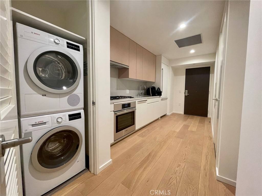Condo for rent at 877 Francisco St #1123, Los Angeles, CA 90017