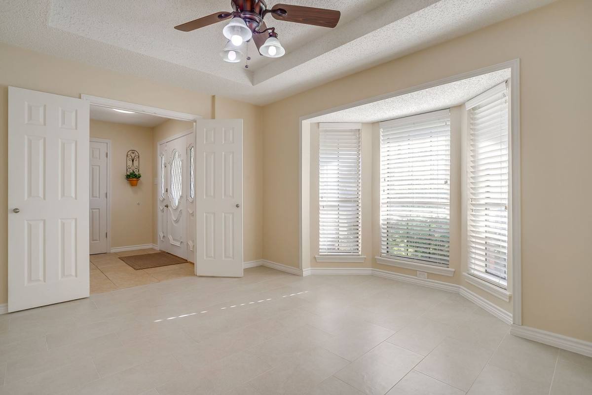 House for rent at 4013 Timberidge Dr, Irving, TX 75038