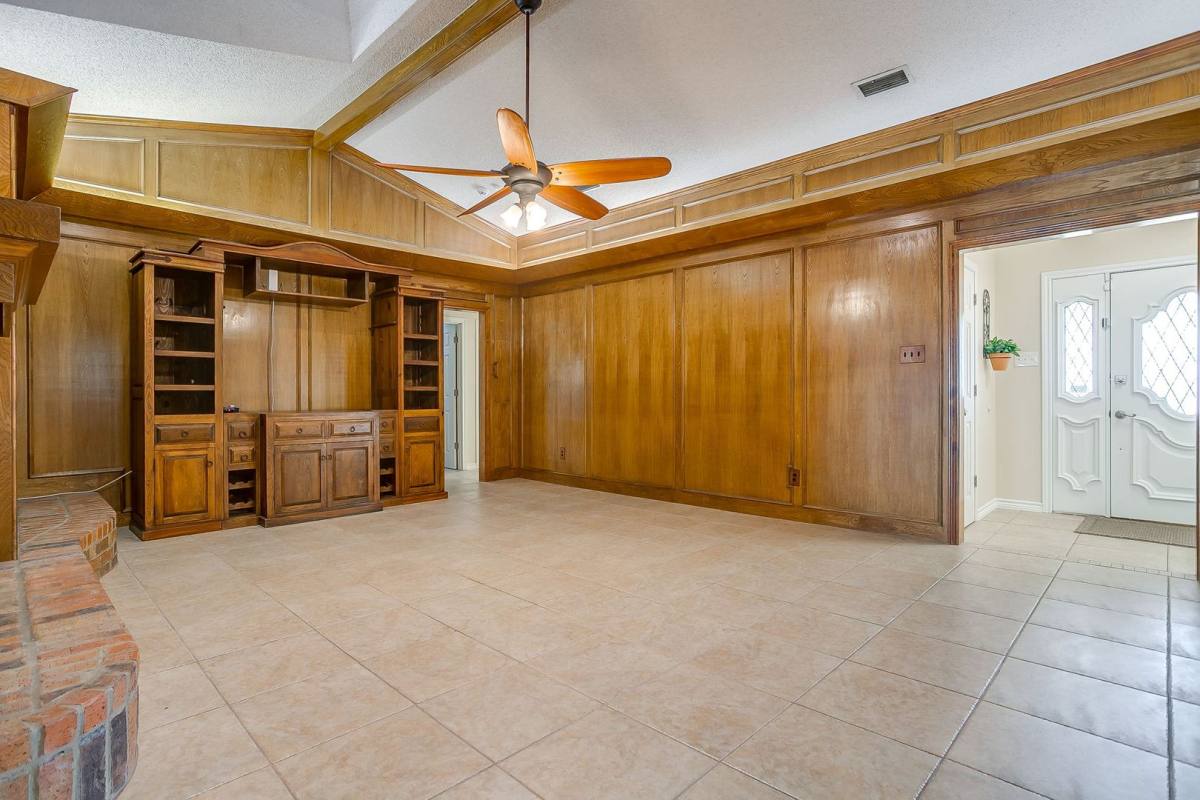 House for rent at 4013 Timberidge Dr, Irving, TX 75038