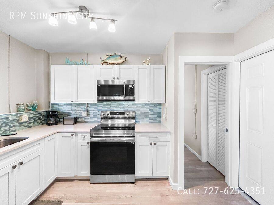 Apartment for rent at 14135 Palm St #4, Saint Petersburg, FL 33708