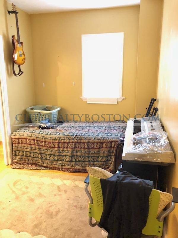 Townhouse for rent at 20 Leamington Rd #1, Brighton, MA 02135