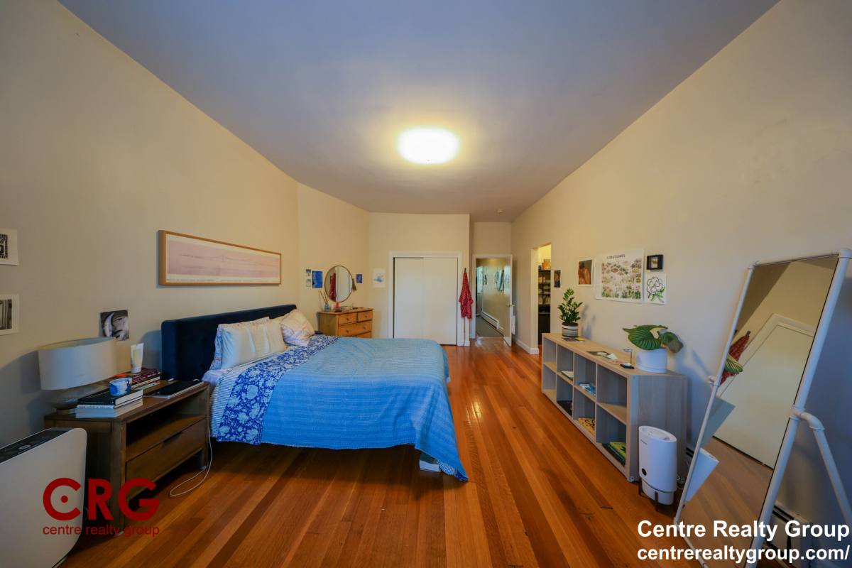 Apartment for rent at 1728 Beacon St #1, Brookline, MA 02445
