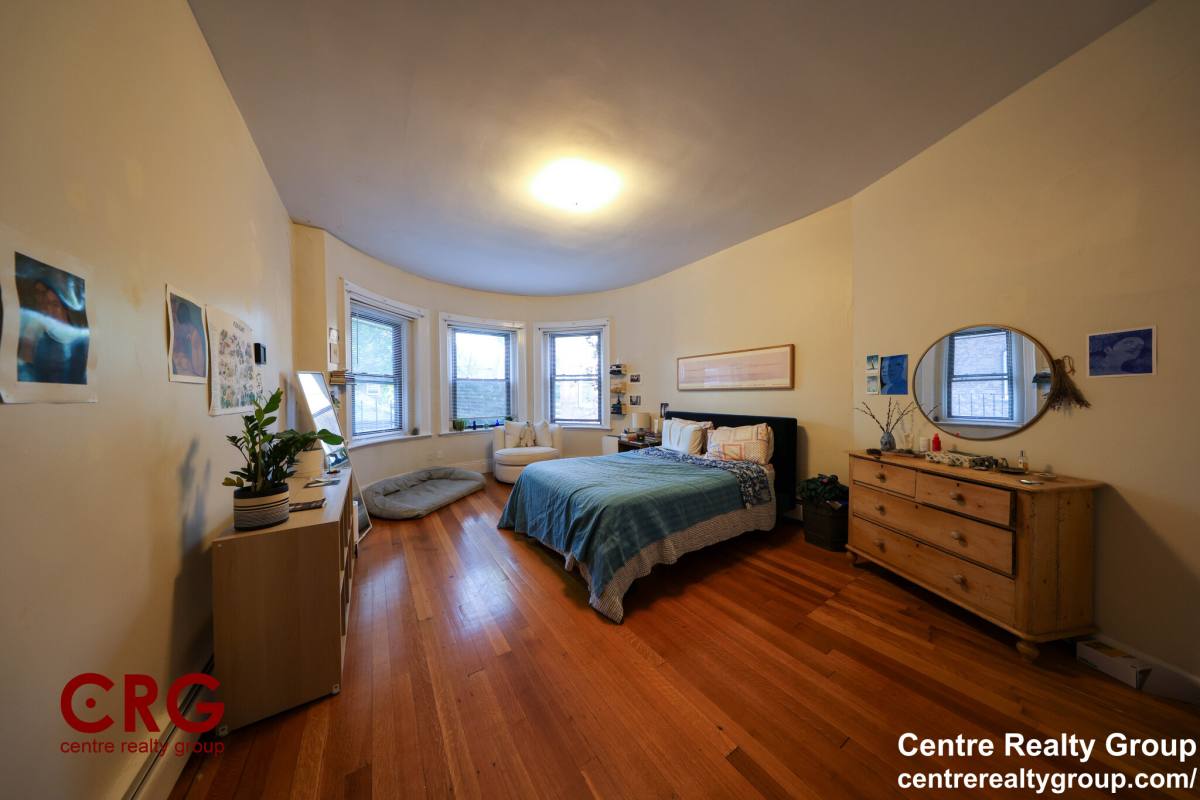 Apartment for rent at 1728 Beacon St #1, Brookline, MA 02445
