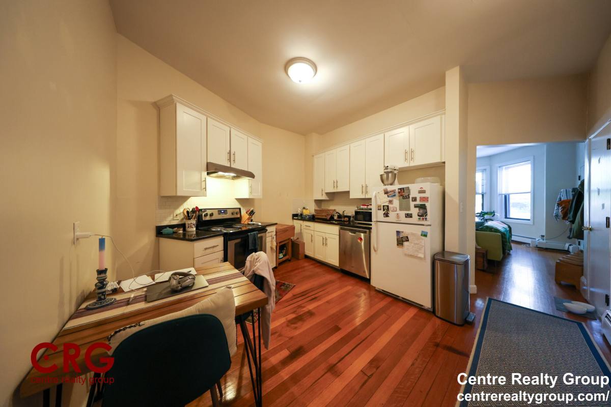 Apartment for rent at 1728 Beacon St #1, Brookline, MA 02445