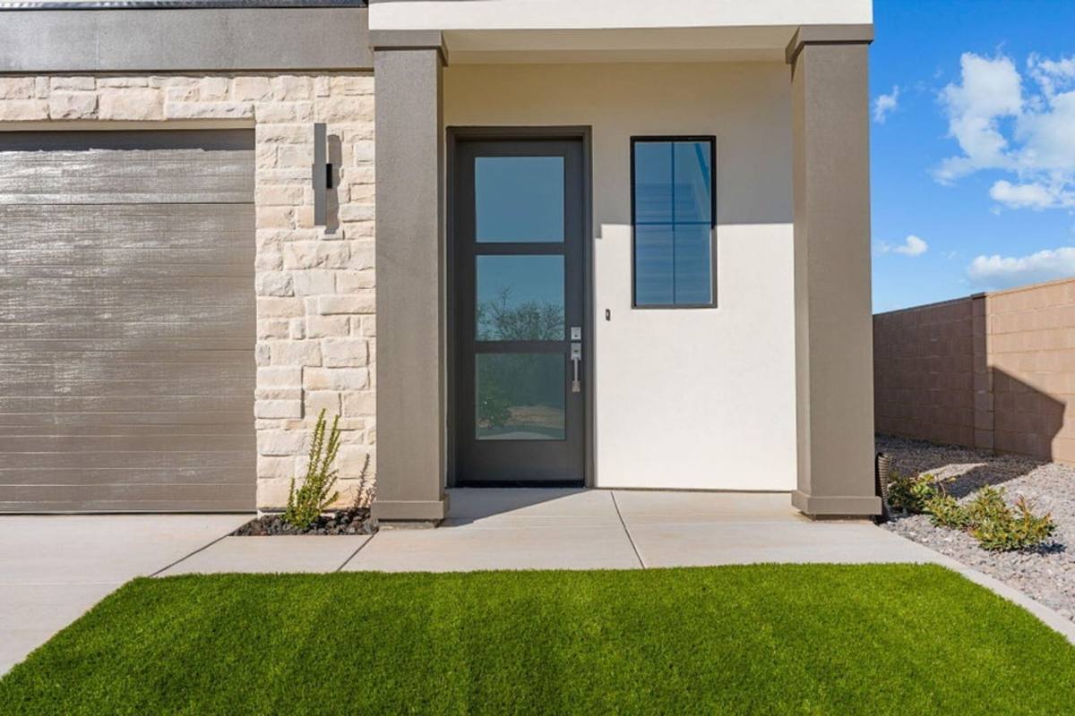 House for rent at 2433 Patricia Dr, Santa Clara, UT 84765