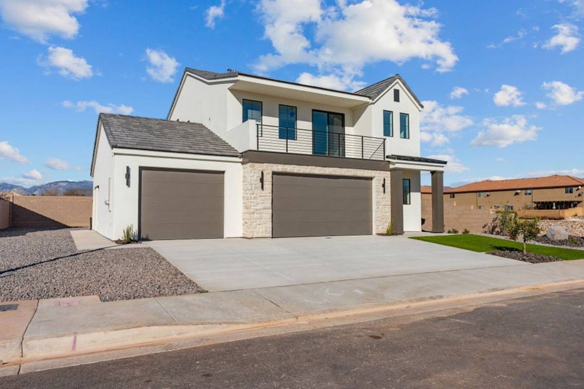 House for rent at 2433 Patricia Dr, Santa Clara, UT 84765