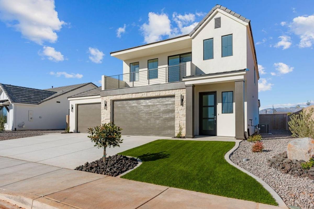 House for rent at 2433 Patricia Dr, Santa Clara, UT 84765