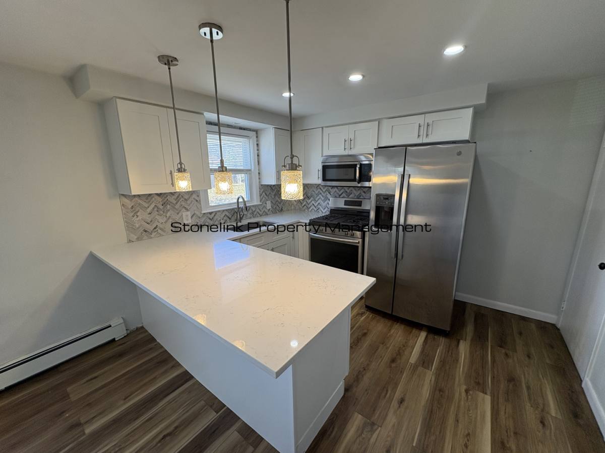 Apartment for rent at 321 Budlong Rd, Cranston, RI 02920