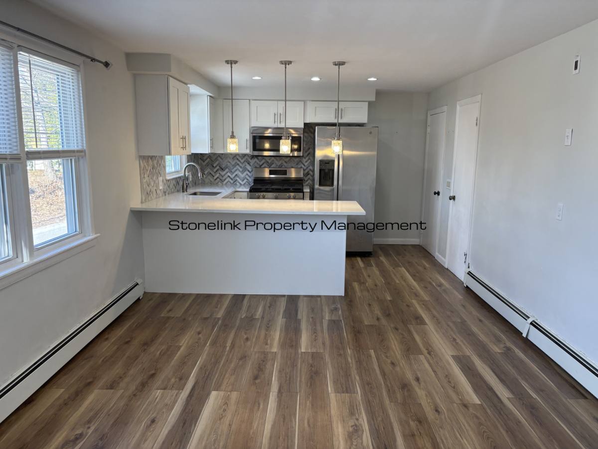 Apartment for rent at 321 Budlong Rd, Cranston, RI 02920