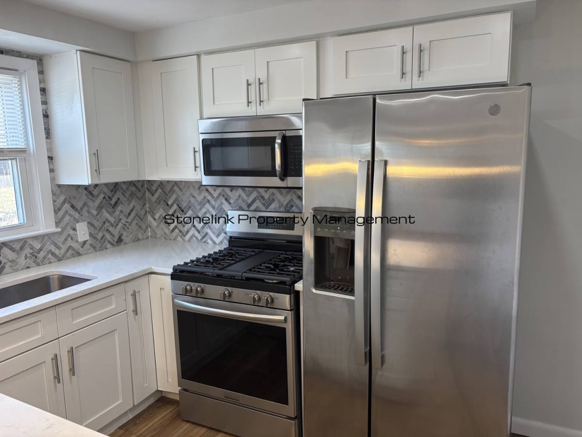 Apartment for rent at 321 Budlong Rd, Cranston, RI 02920