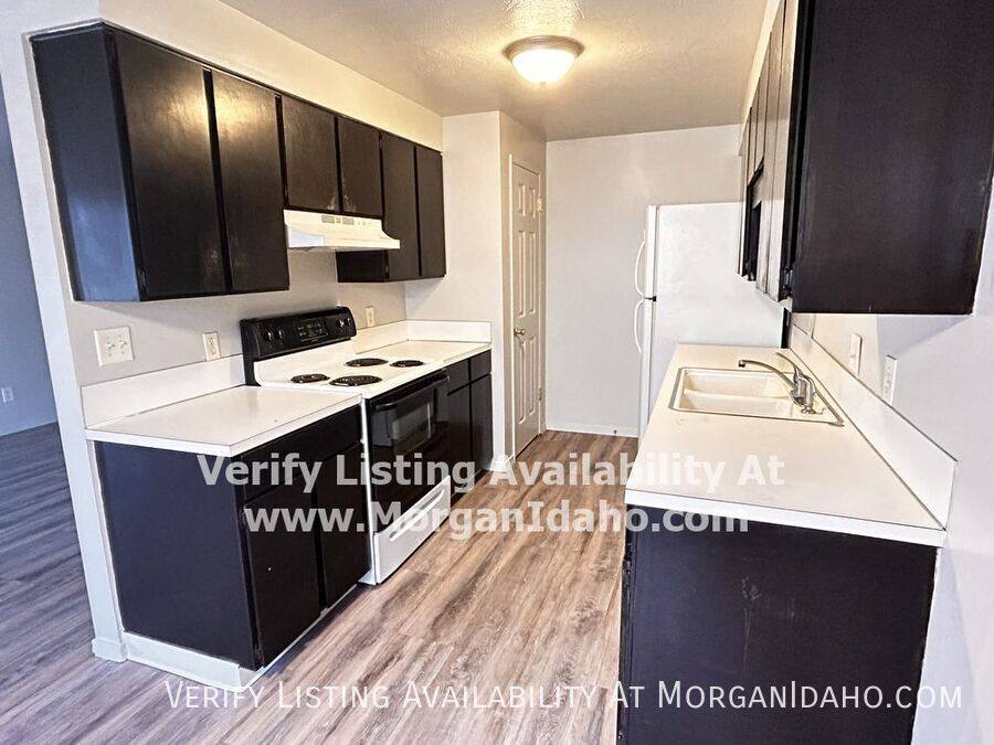 Townhouse for rent at 697 White Cloud, Boise, ID 83709