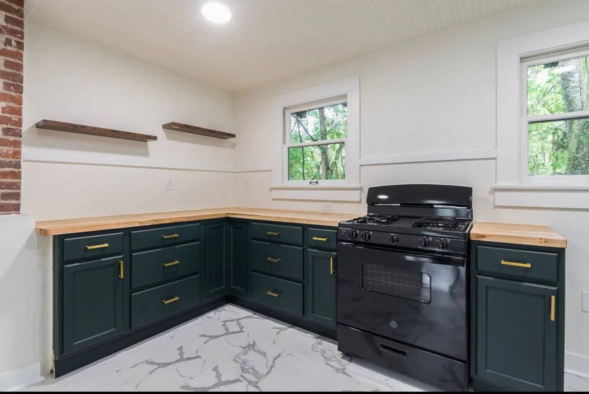 House for rent at 722 NE 4th Ave, Gainesville, FL 32601
