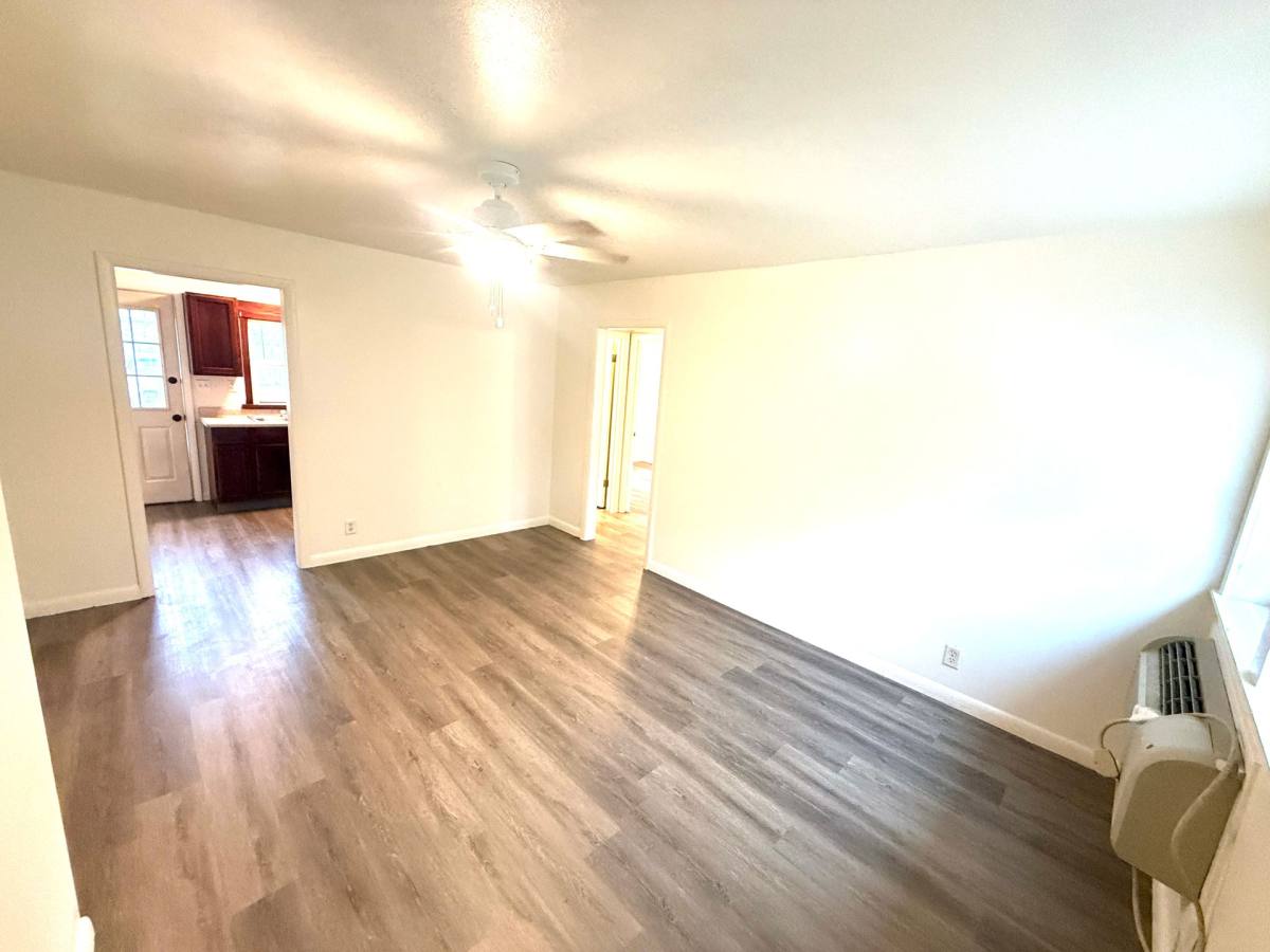 Apartment for rent at 429 SE 11th, Newton, KS 67114