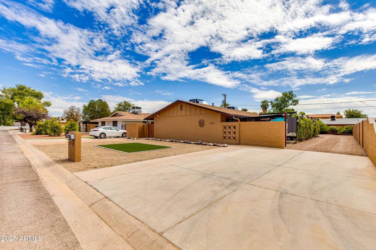 Apartment for rent at 4819 E Cambridge Ave, Phoenix, AZ 85008