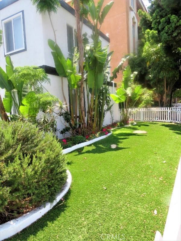 Apartment for rent at 2403 Louella Ave #3, Venice, CA 90291