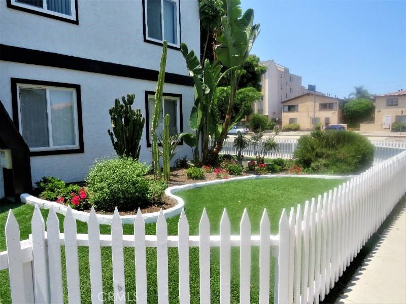 Apartment for rent at 2403 Louella Ave #3, Venice, CA 90291