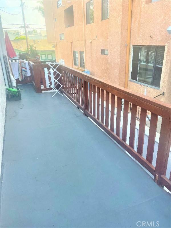 Apartment for rent at 2403 Louella Ave #3, Venice, CA 90291